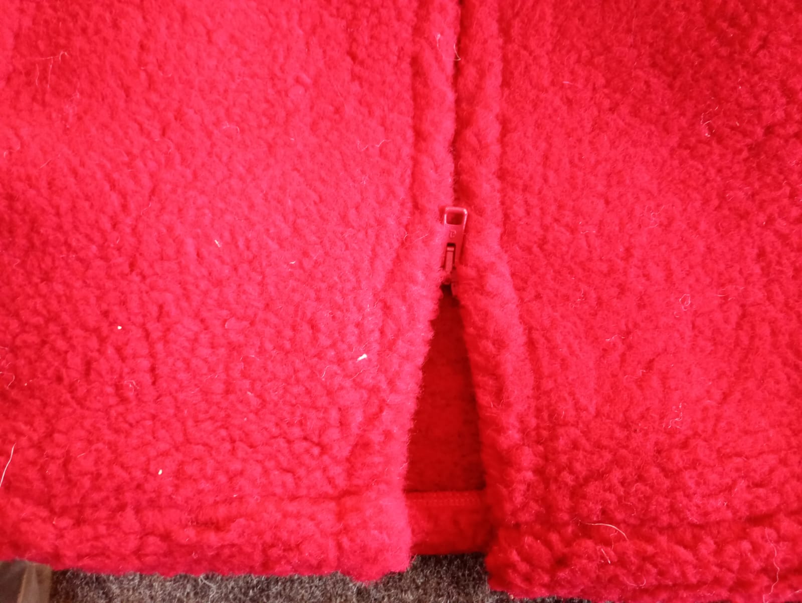 Damenjacke Schurwolle mit Kapuze rot Gr. 3XL - Sonderangebot – Bild 3